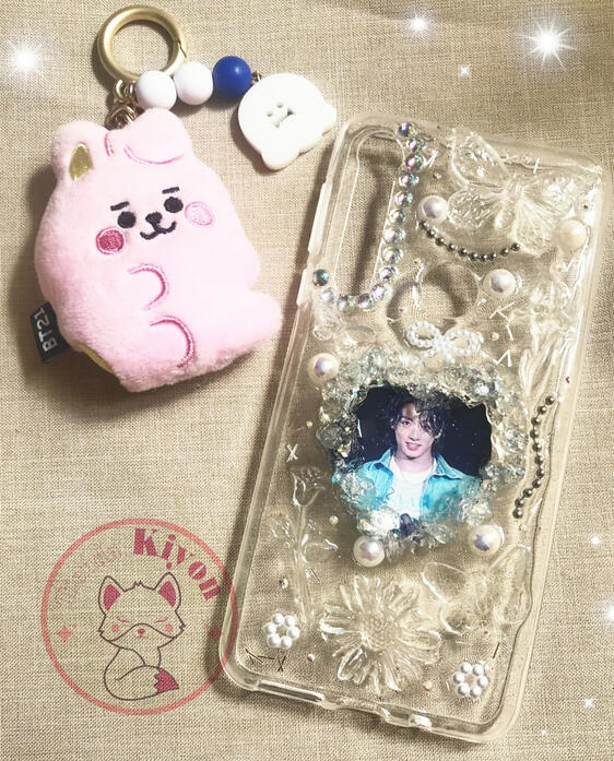 Carcasa Transparente con marco de corazón de rosas